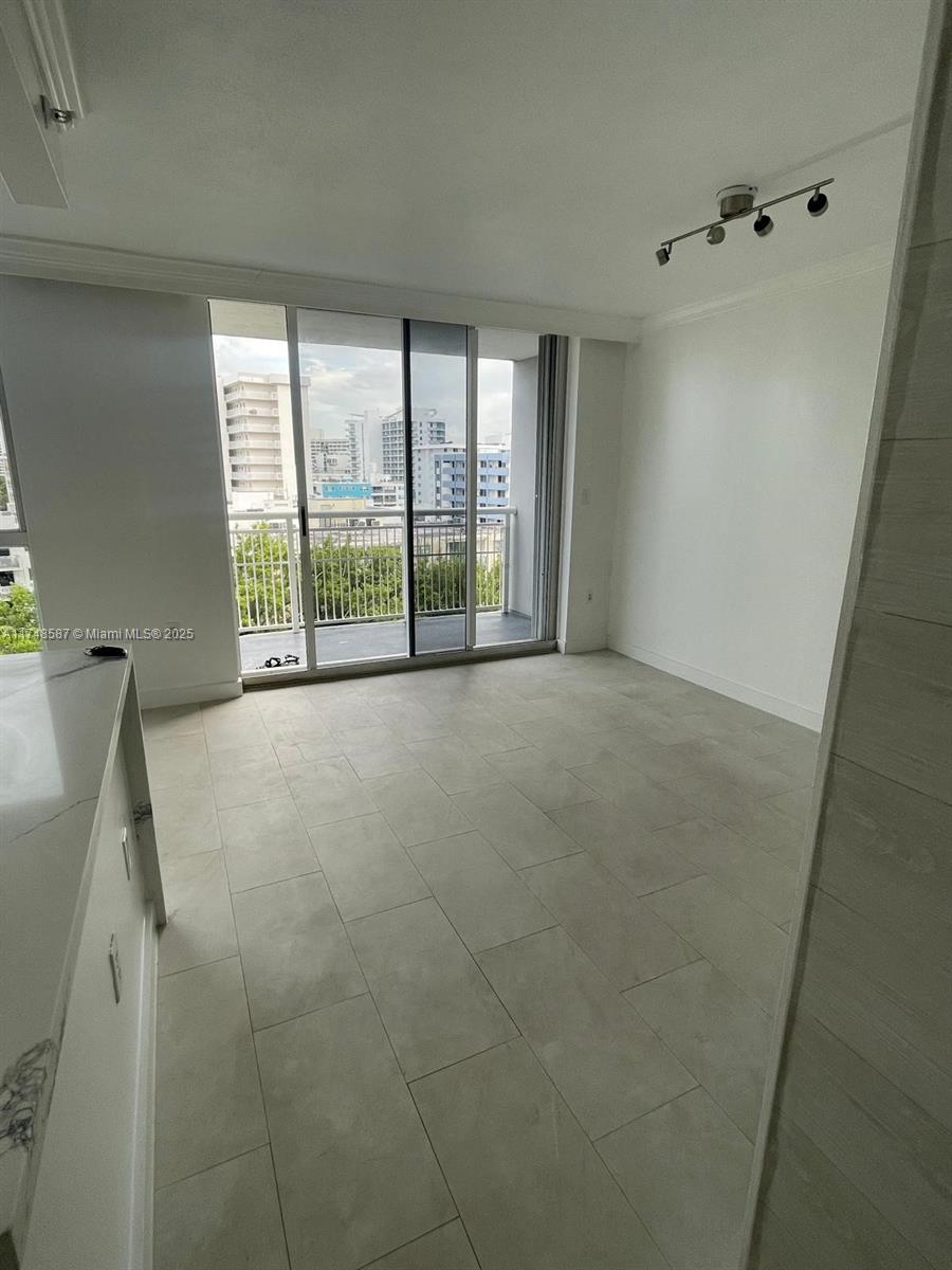 WEST BAY PLAZA CONDO - Residential