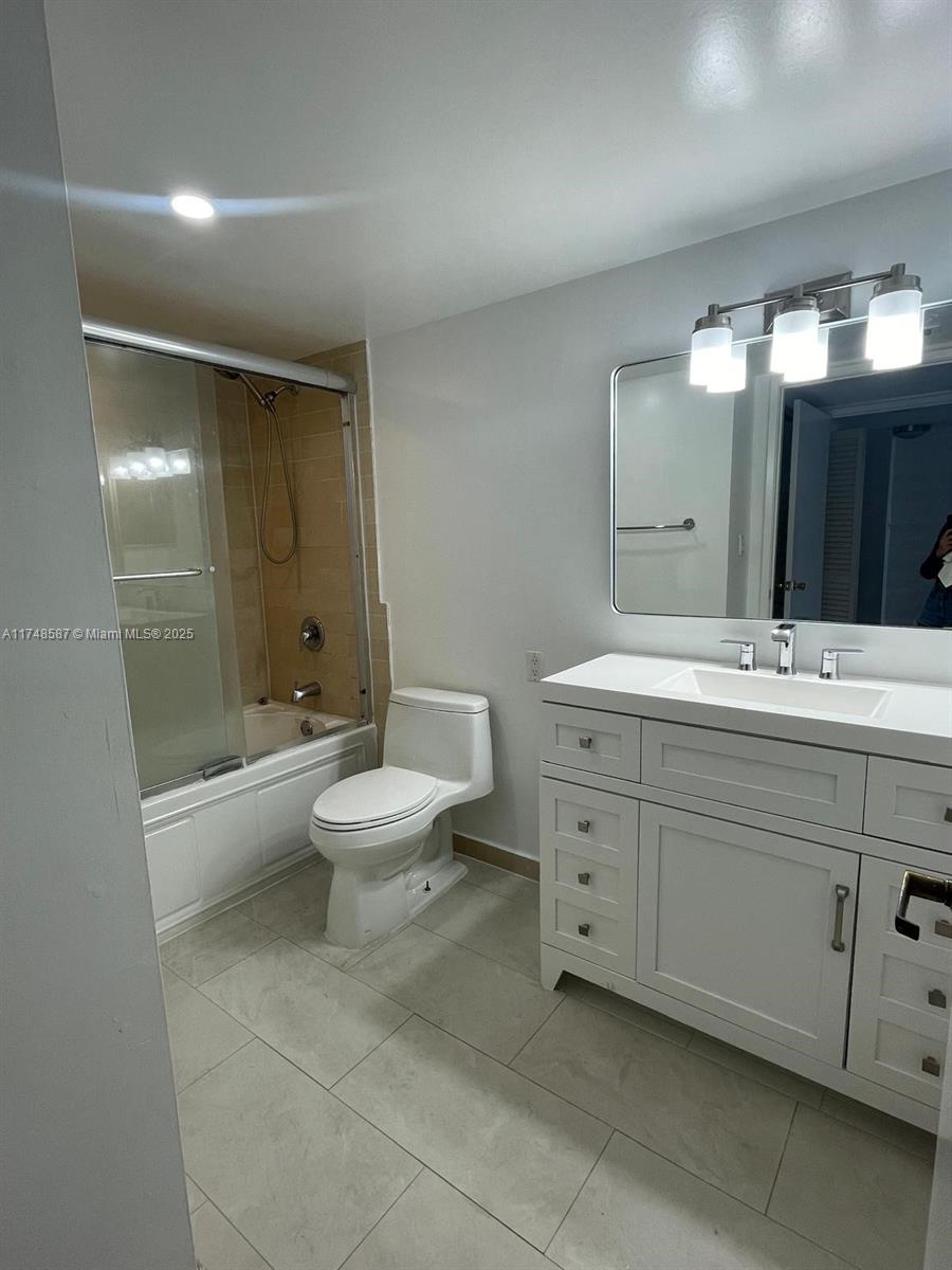 WEST BAY PLAZA CONDO - Residential