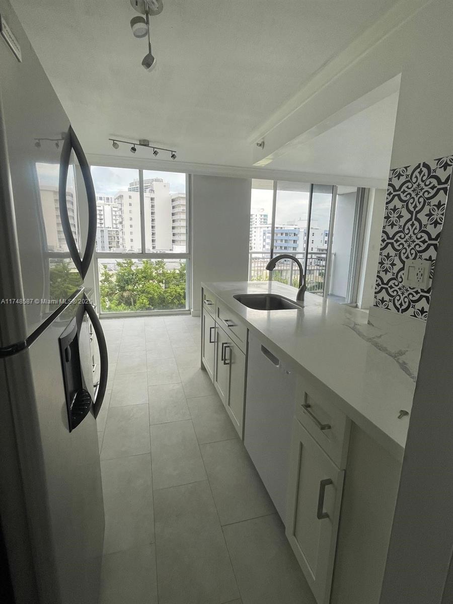 WEST BAY PLAZA CONDO - Residential