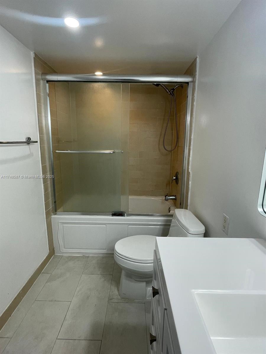 WEST BAY PLAZA CONDO - Residential