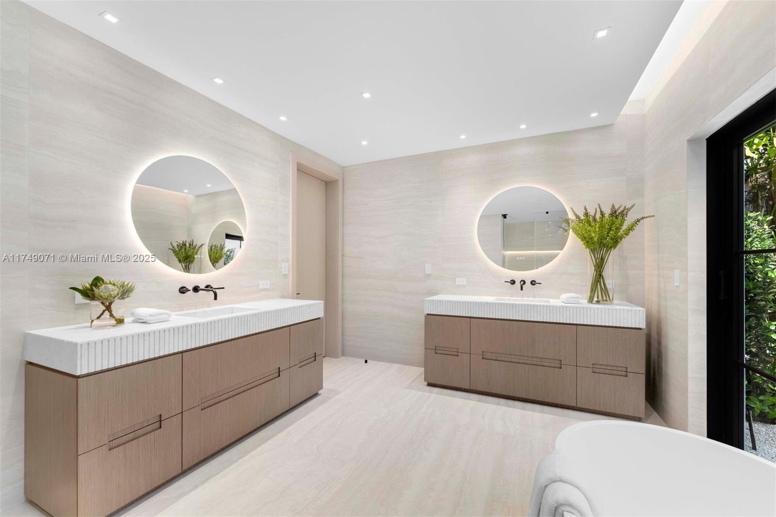 YE LITTLE WOODS 1ST ADDN - Residential