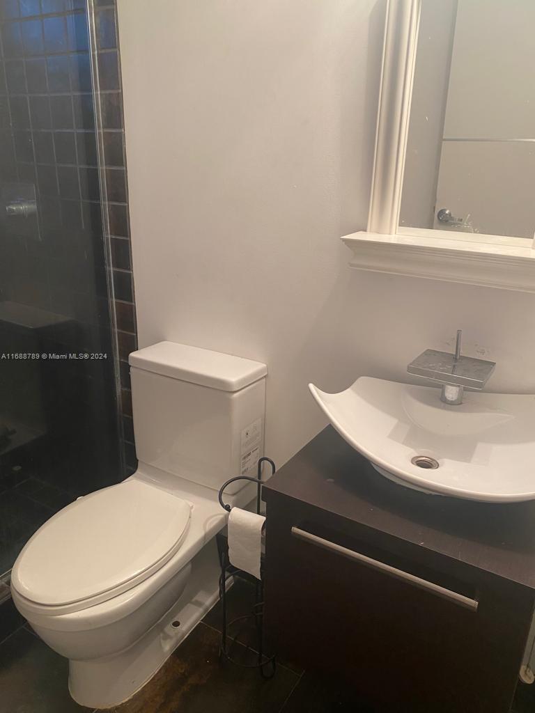 ETRURIA CONDO - Residential