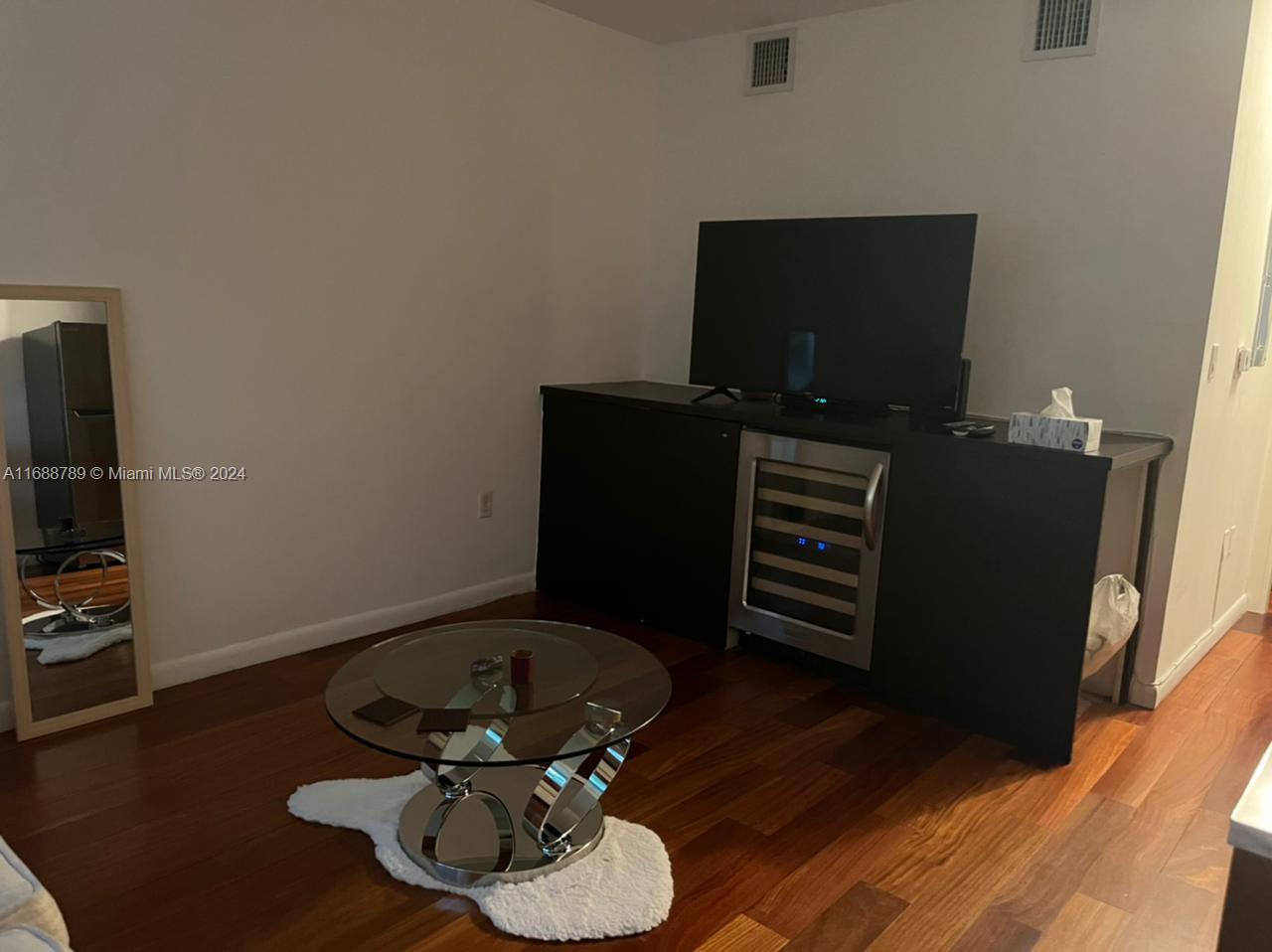 ETRURIA CONDO - Residential