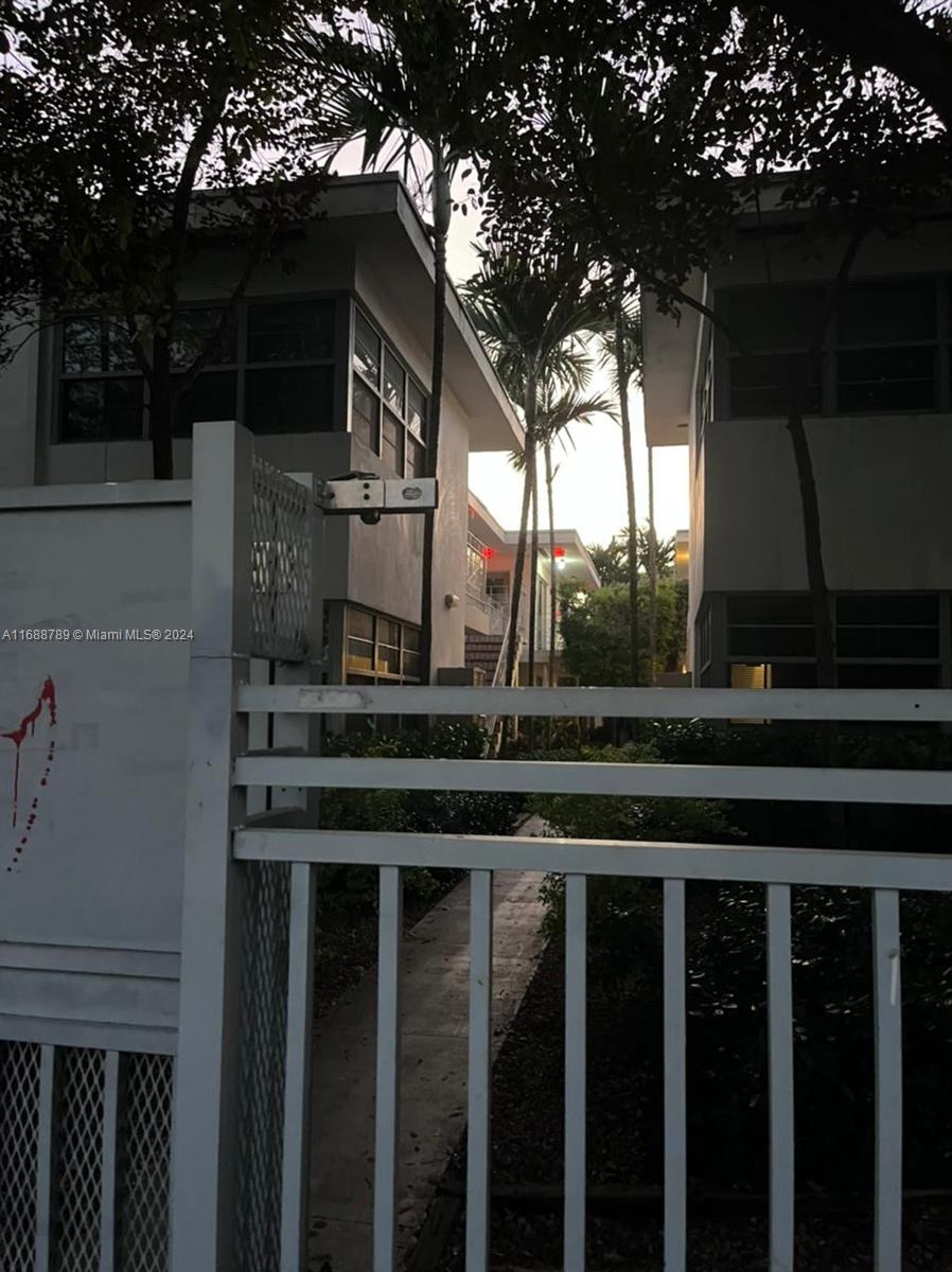 ETRURIA CONDO - Residential