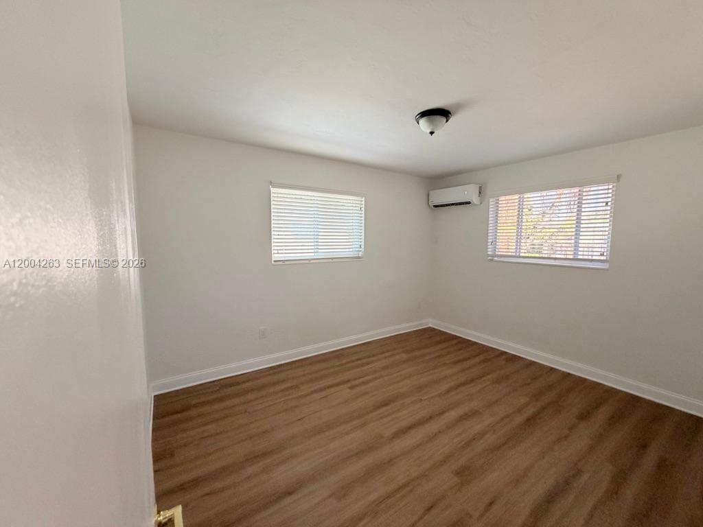 OLETA TERR N MIAMI BEACH - Residential Lease