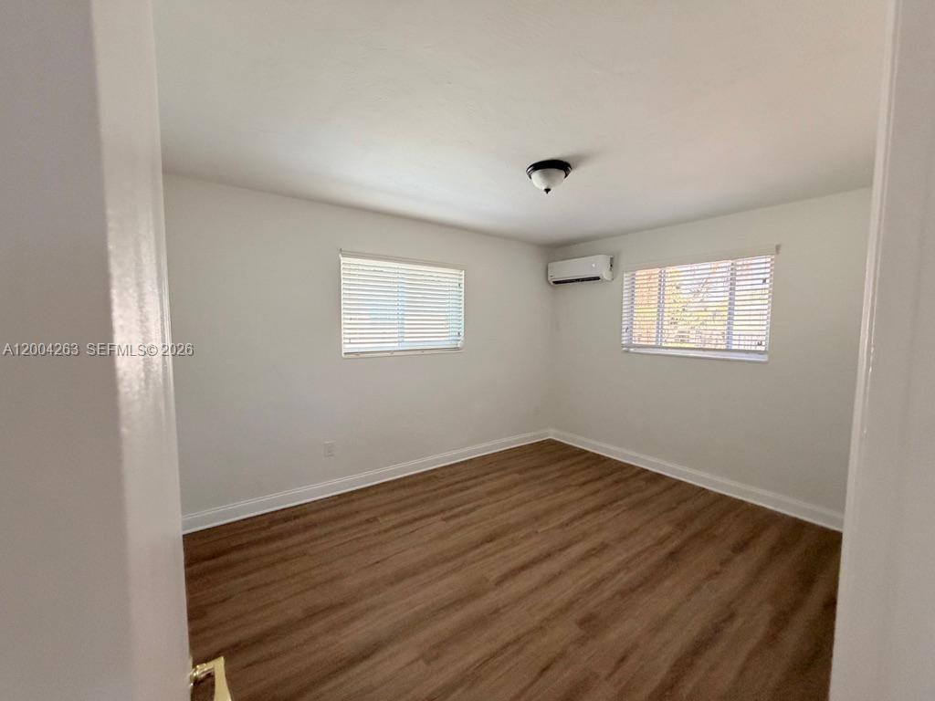 OLETA TERR N MIAMI BEACH - Residential Lease