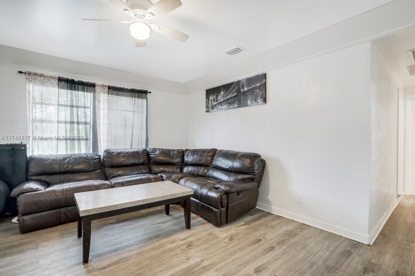 GREENACRES 2 - Residential Lease