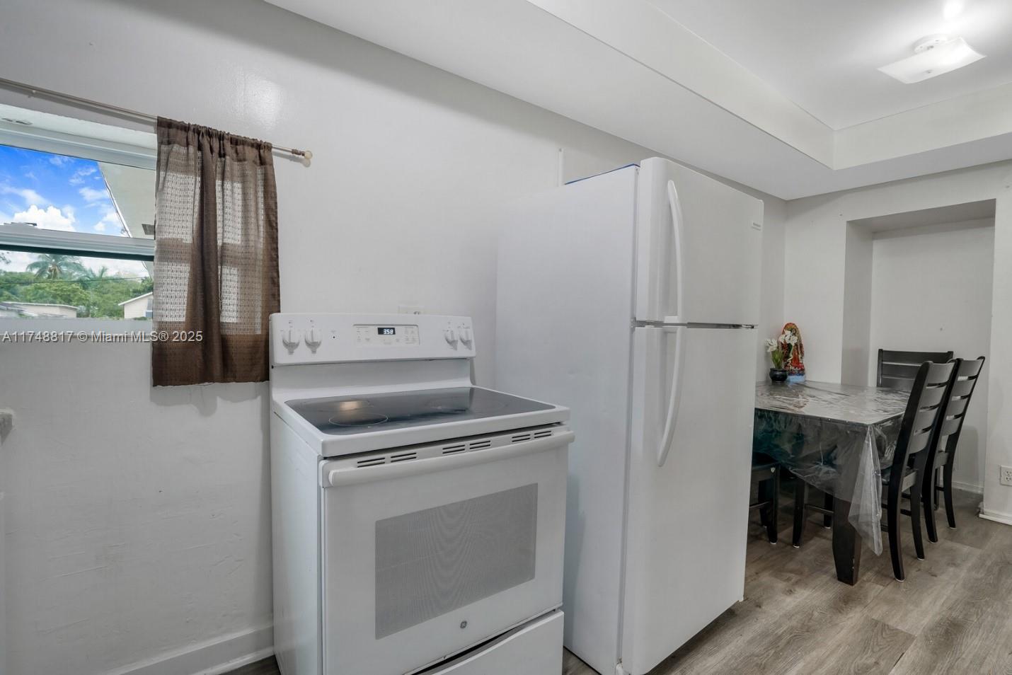GREENACRES 2 - Residential Lease