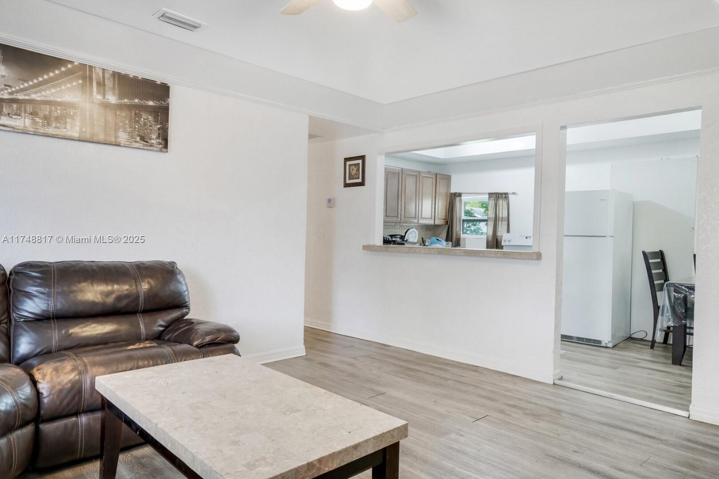 GREENACRES 2 - Residential Lease