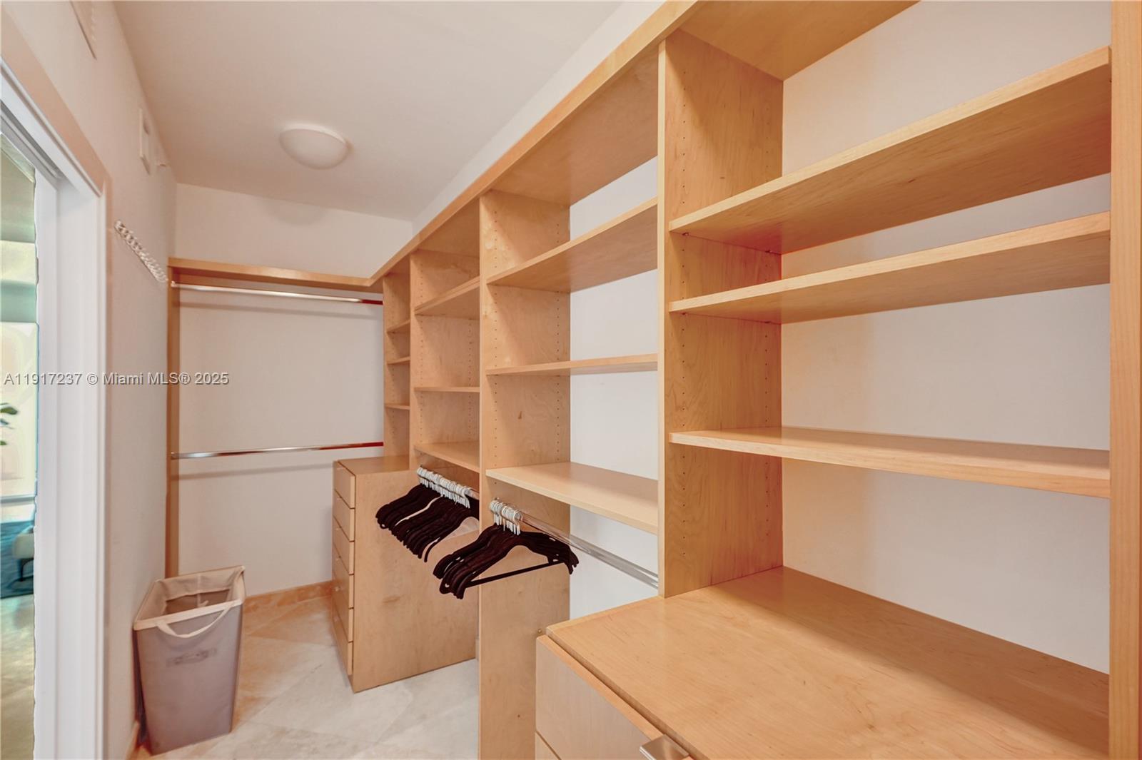 GROVENOR HOUSE CONDO - Residential