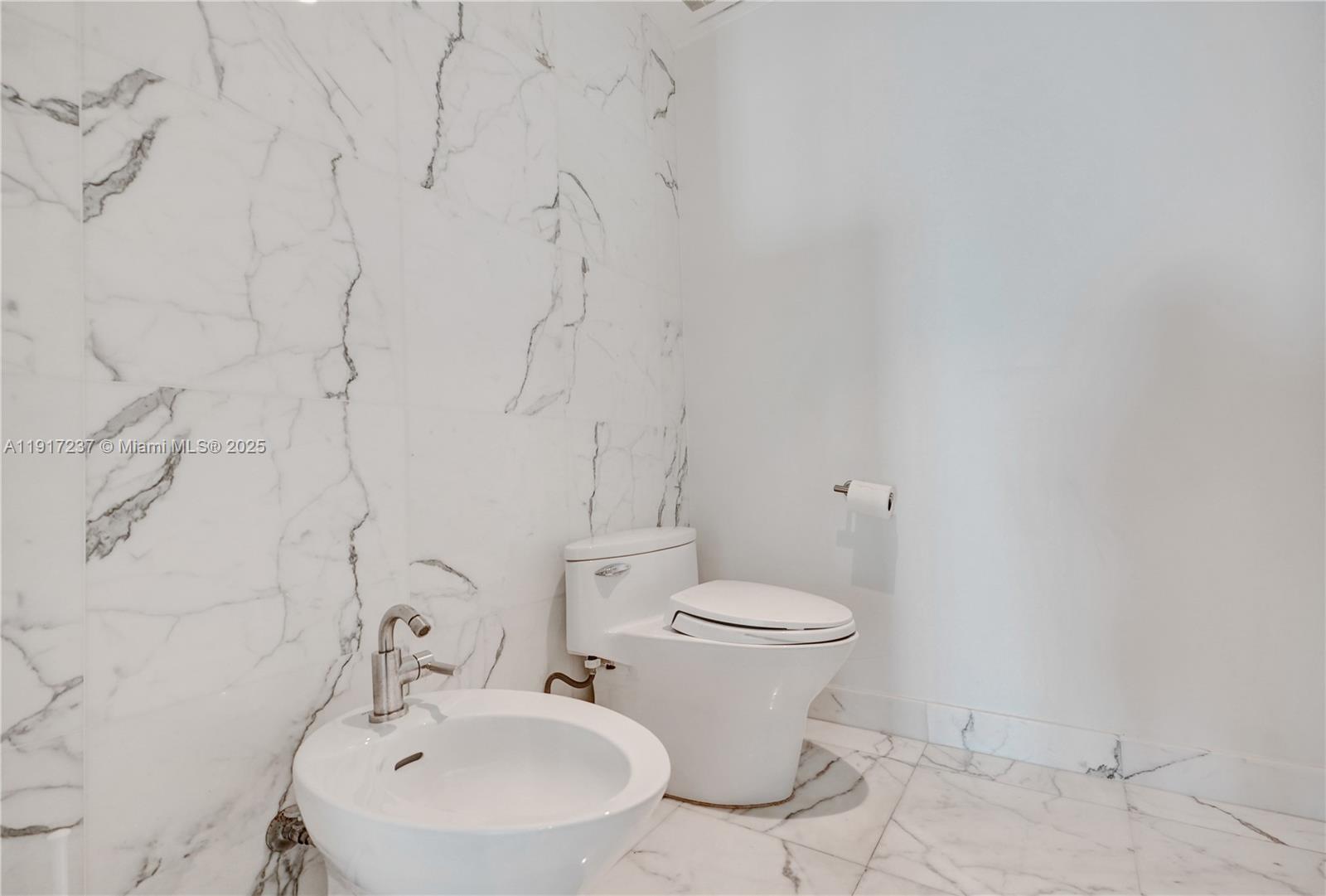 GROVENOR HOUSE CONDO - Residential