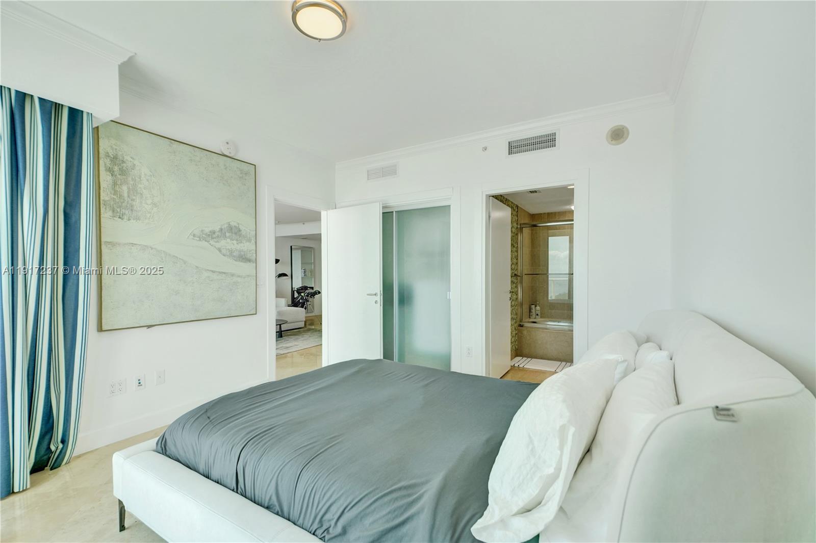 GROVENOR HOUSE CONDO - Residential