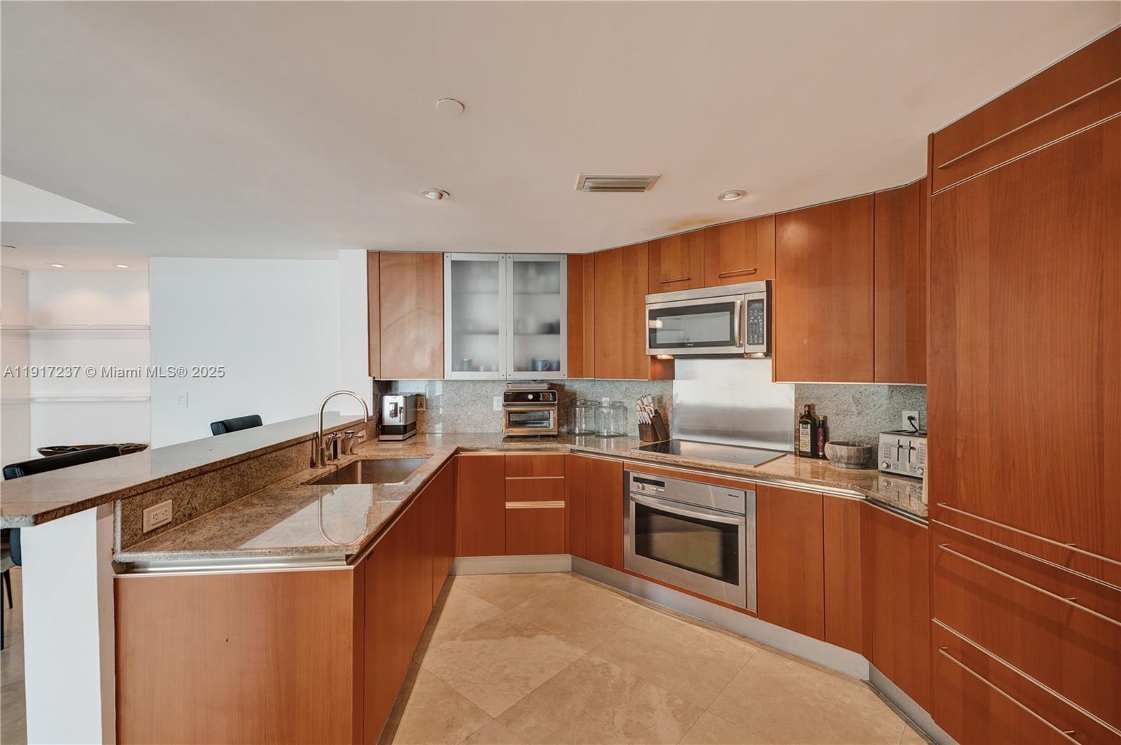 2627 S Bayshore Dr 1806