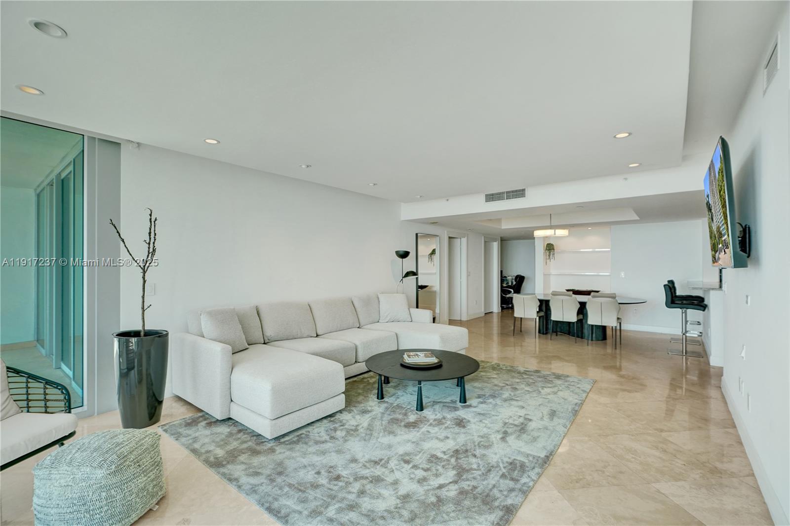 GROVENOR HOUSE CONDO - Residential