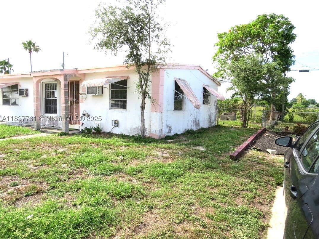525 NW 16th St, Pompano Beach FL 33060