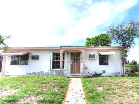 Photo of 525 NW 16th St, Pompano Beach, FL 33060 (MLS # A11837731)