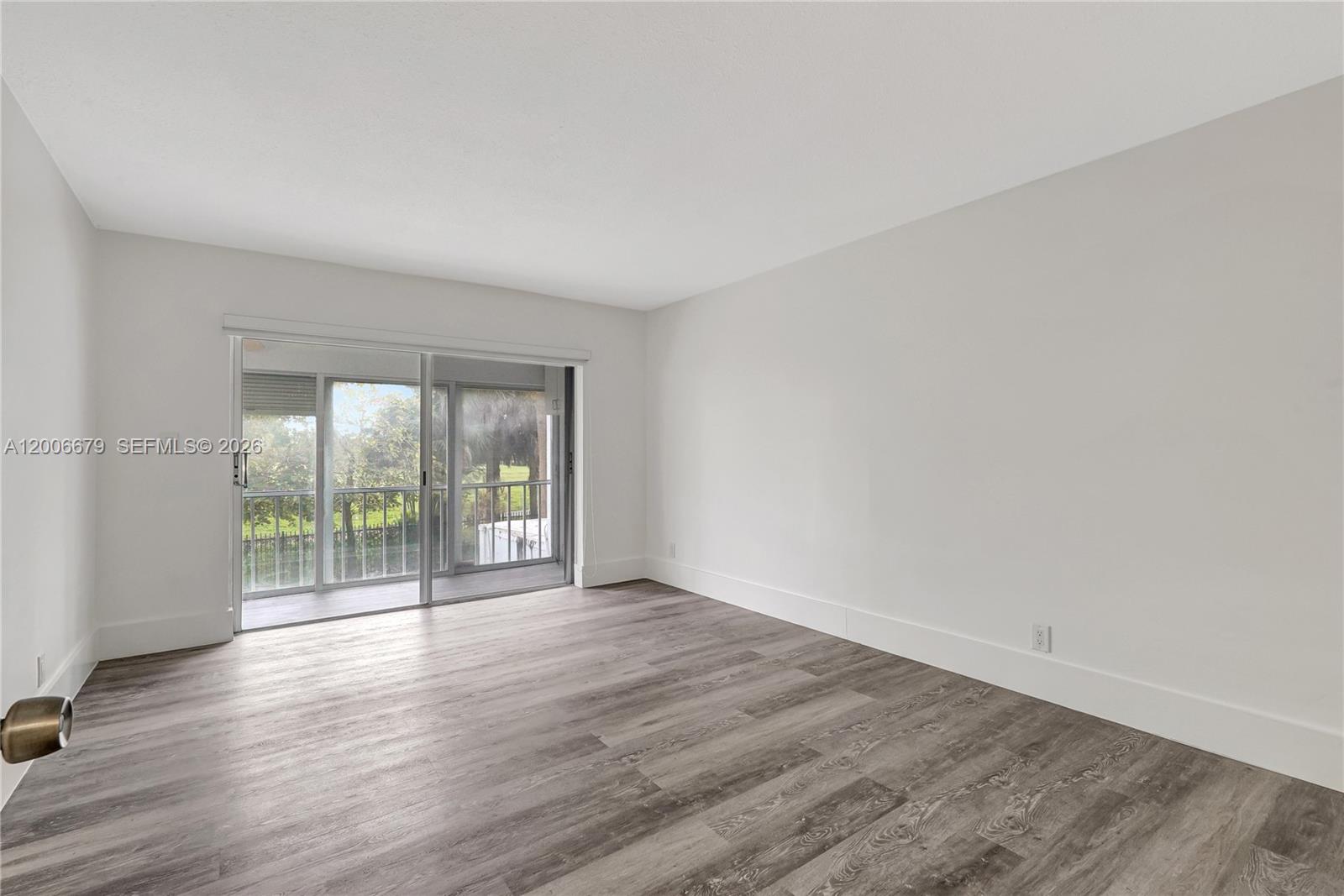 HILLCREST COUNTRY CLUB AP - Residential