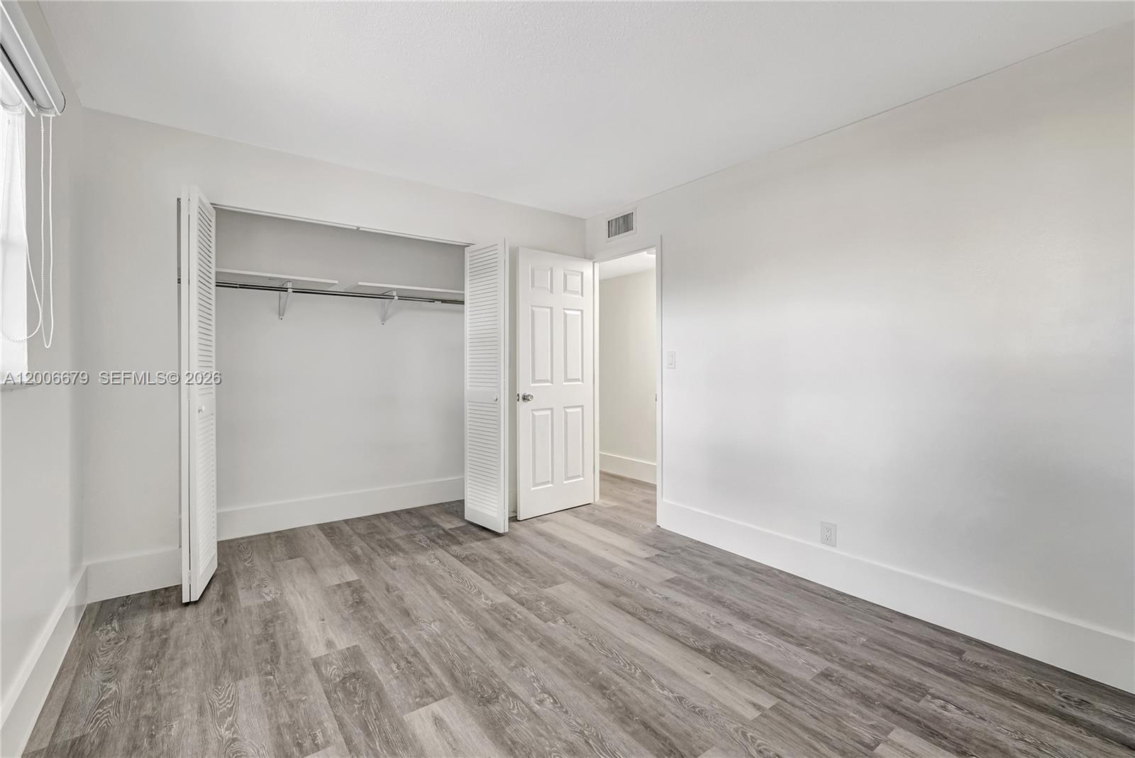 HILLCREST COUNTRY CLUB AP - Residential