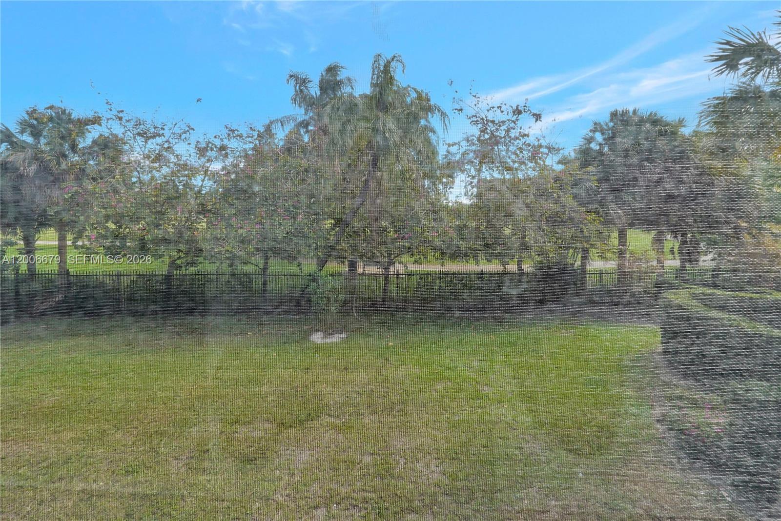 HILLCREST COUNTRY CLUB AP - Residential