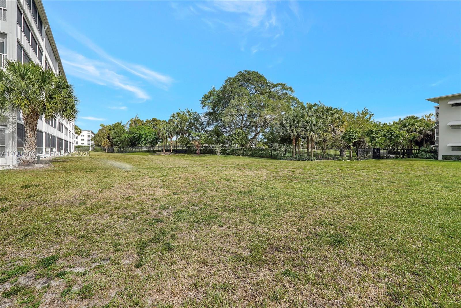 HILLCREST COUNTRY CLUB AP - Residential