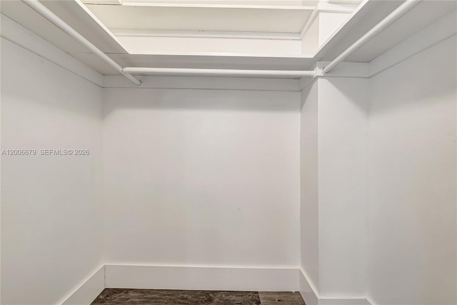 HILLCREST COUNTRY CLUB AP - Residential