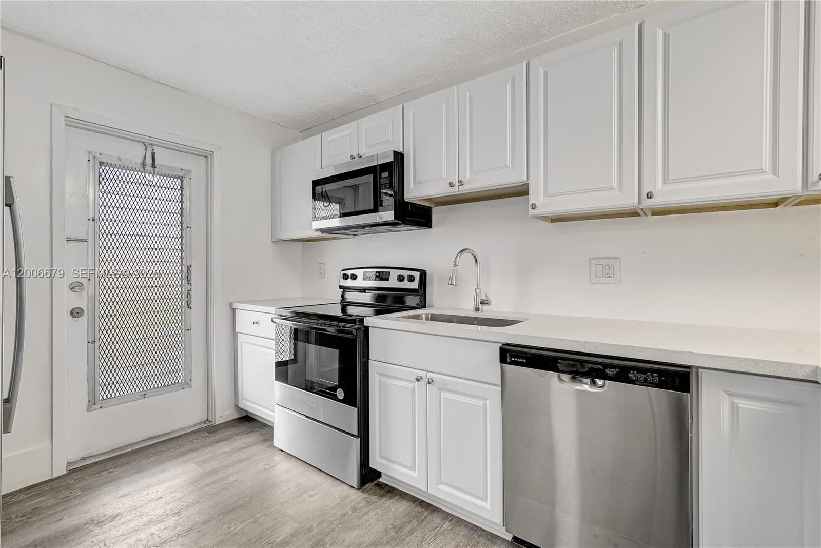 4800 Hillcrest Ln 207