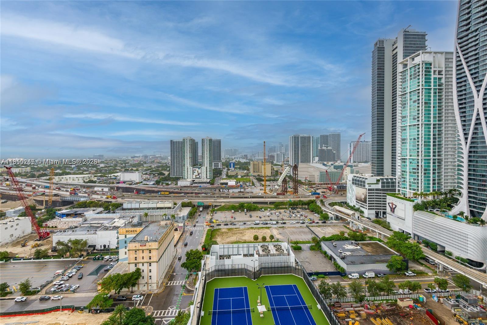 PARAMOUNT MIAMI WORLDCENT - Residential Lease