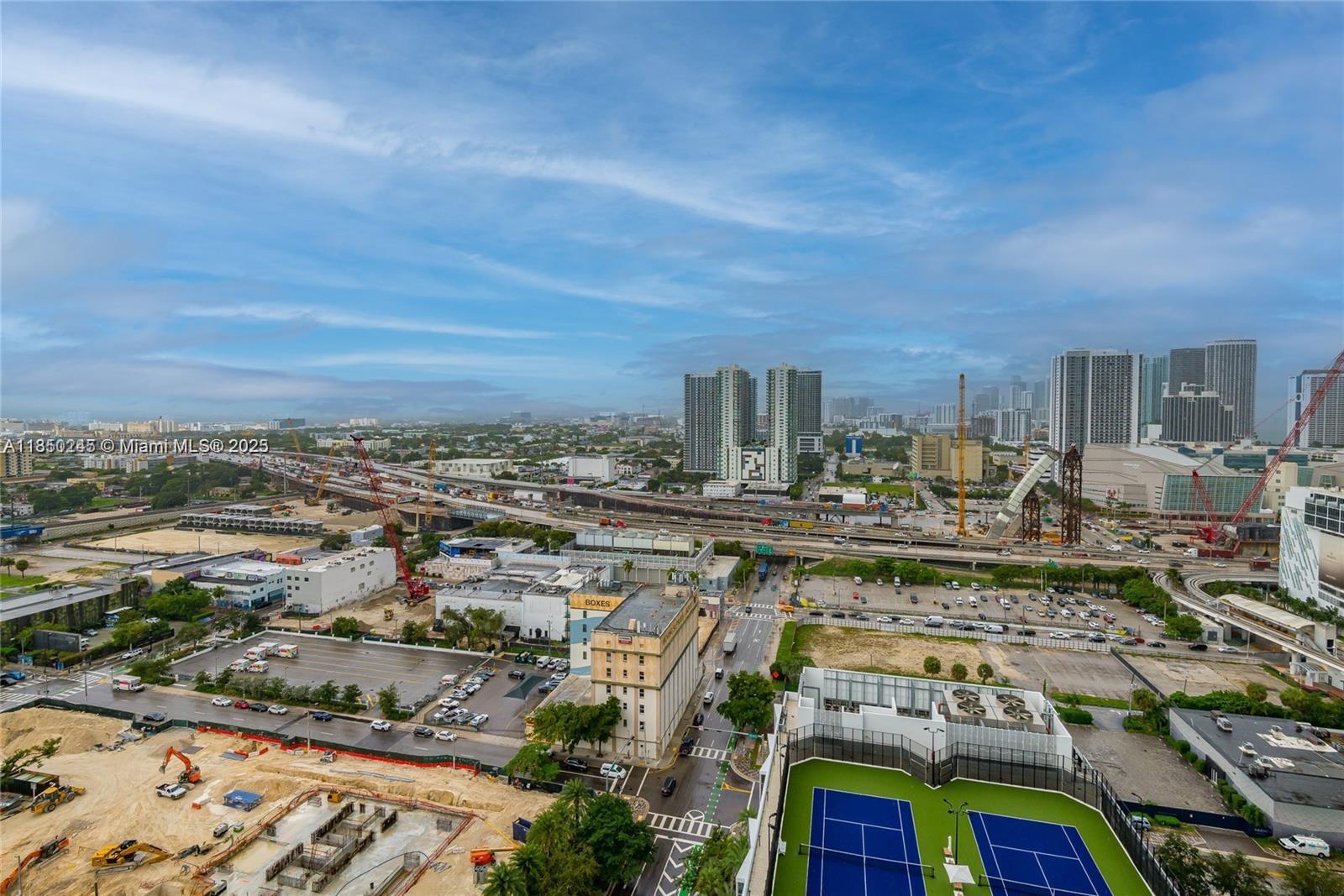 PARAMOUNT MIAMI WORLDCENT - Residential Lease