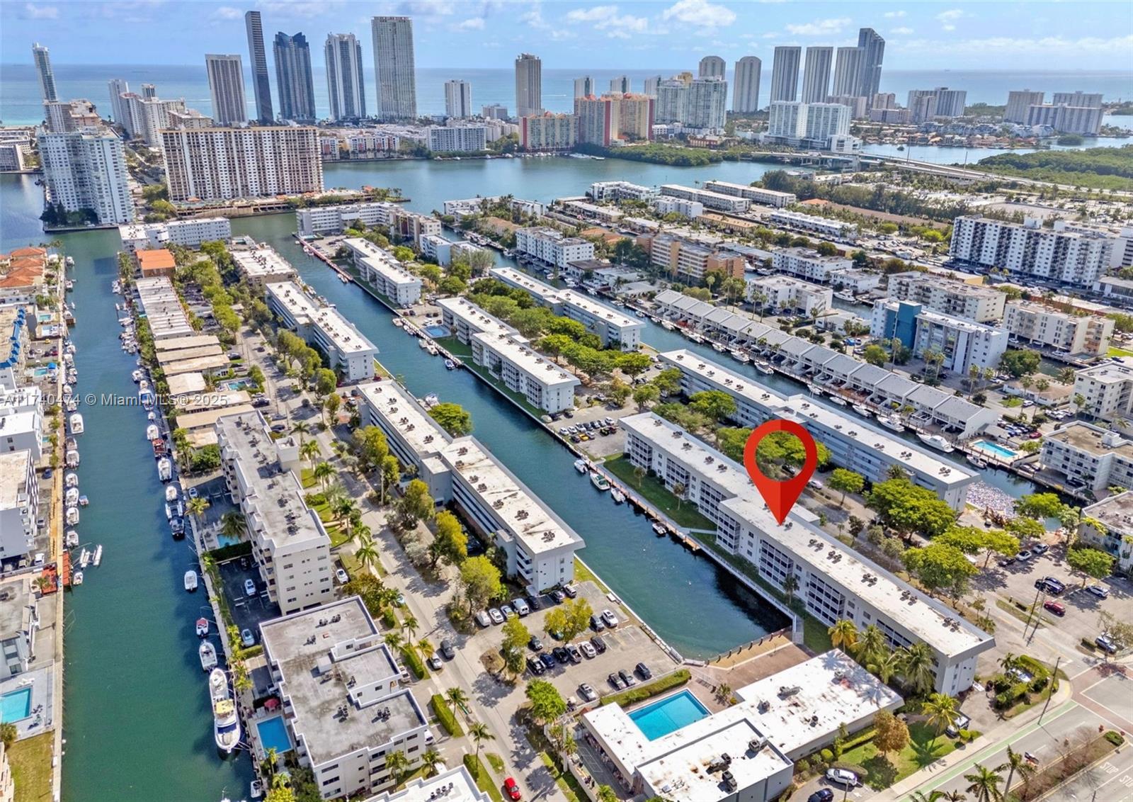 Eden Isles Condominiu - Residential