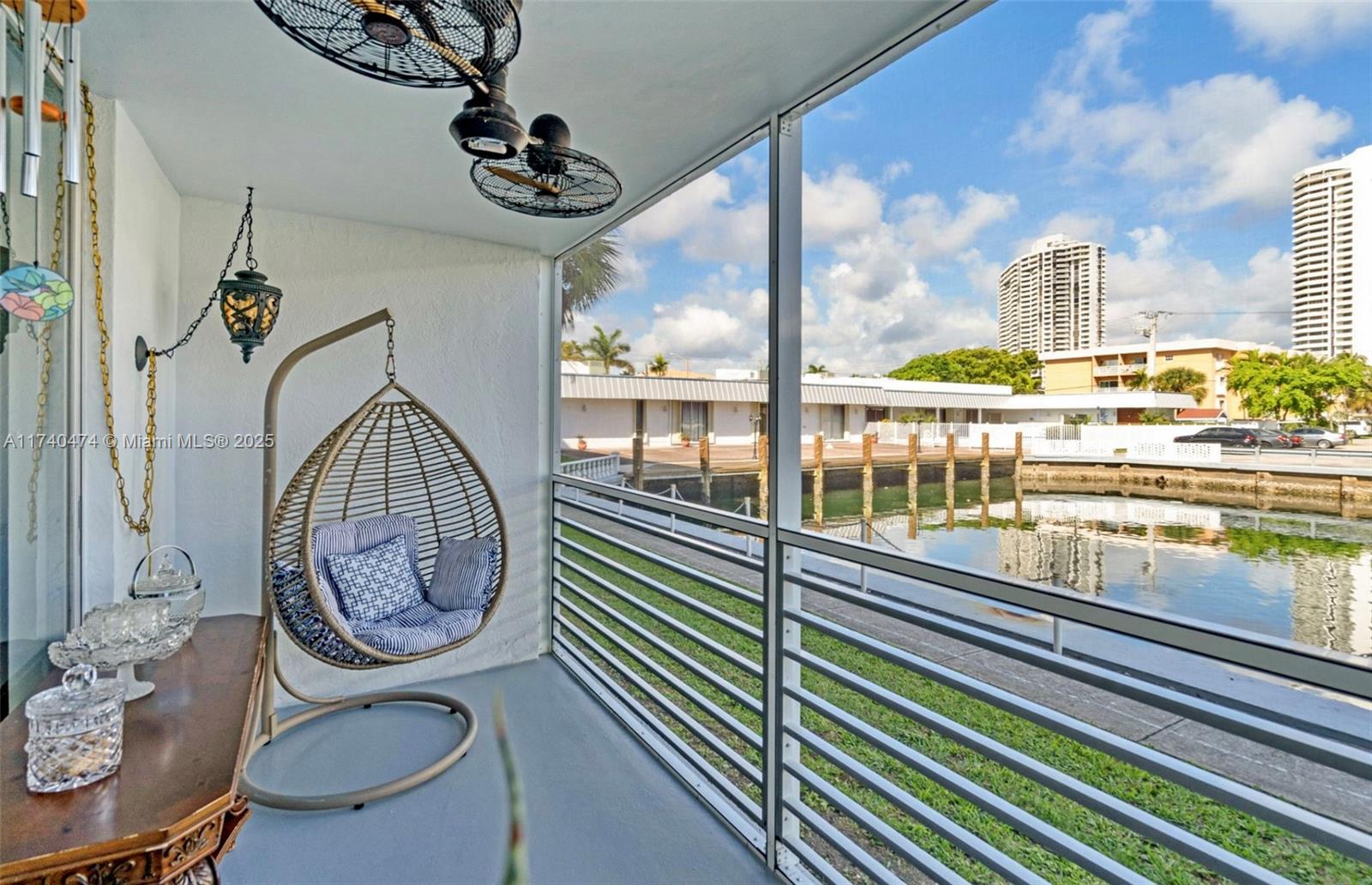Eden Isles Condominiu - Residential