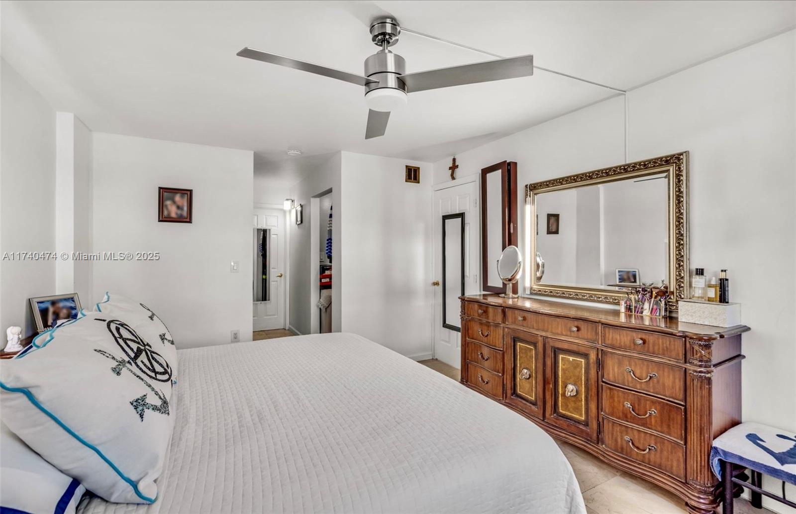 Eden Isles Condominiu - Residential