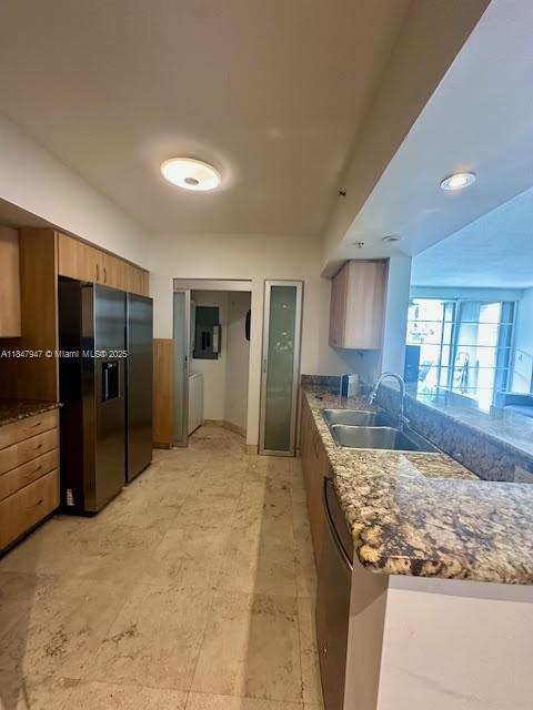 THE COURTS AT SOUTH BEACH - Residential Lease