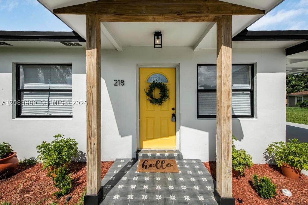 Photo of 218 SW 10th Ave, Delray Beach, FL 33444 (MLS # A12083680)