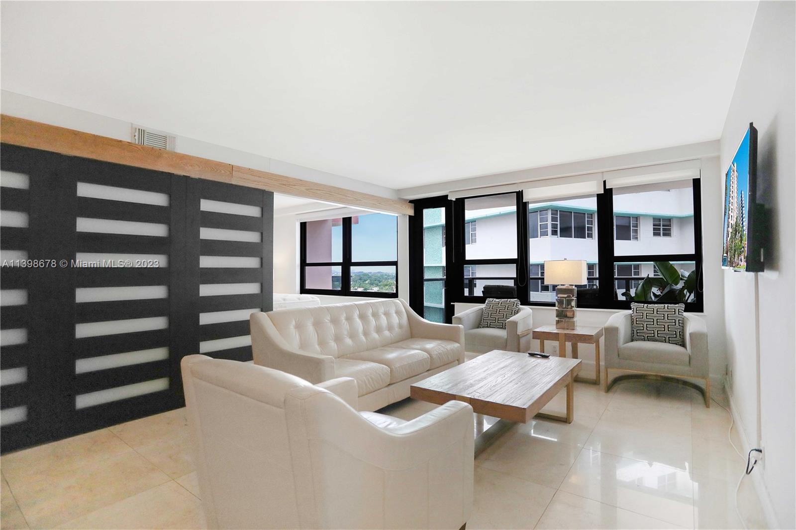 5225 Collins Ave 1216