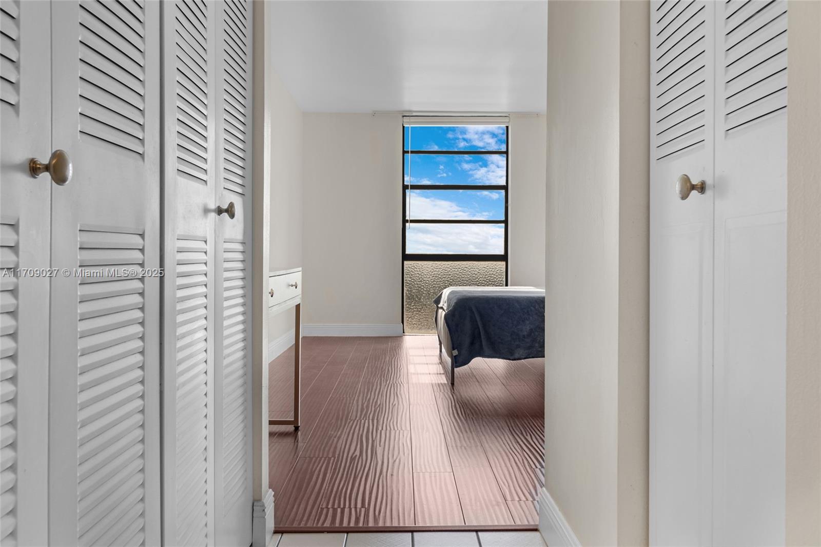 DORSET HOUSE CONDO - Residential