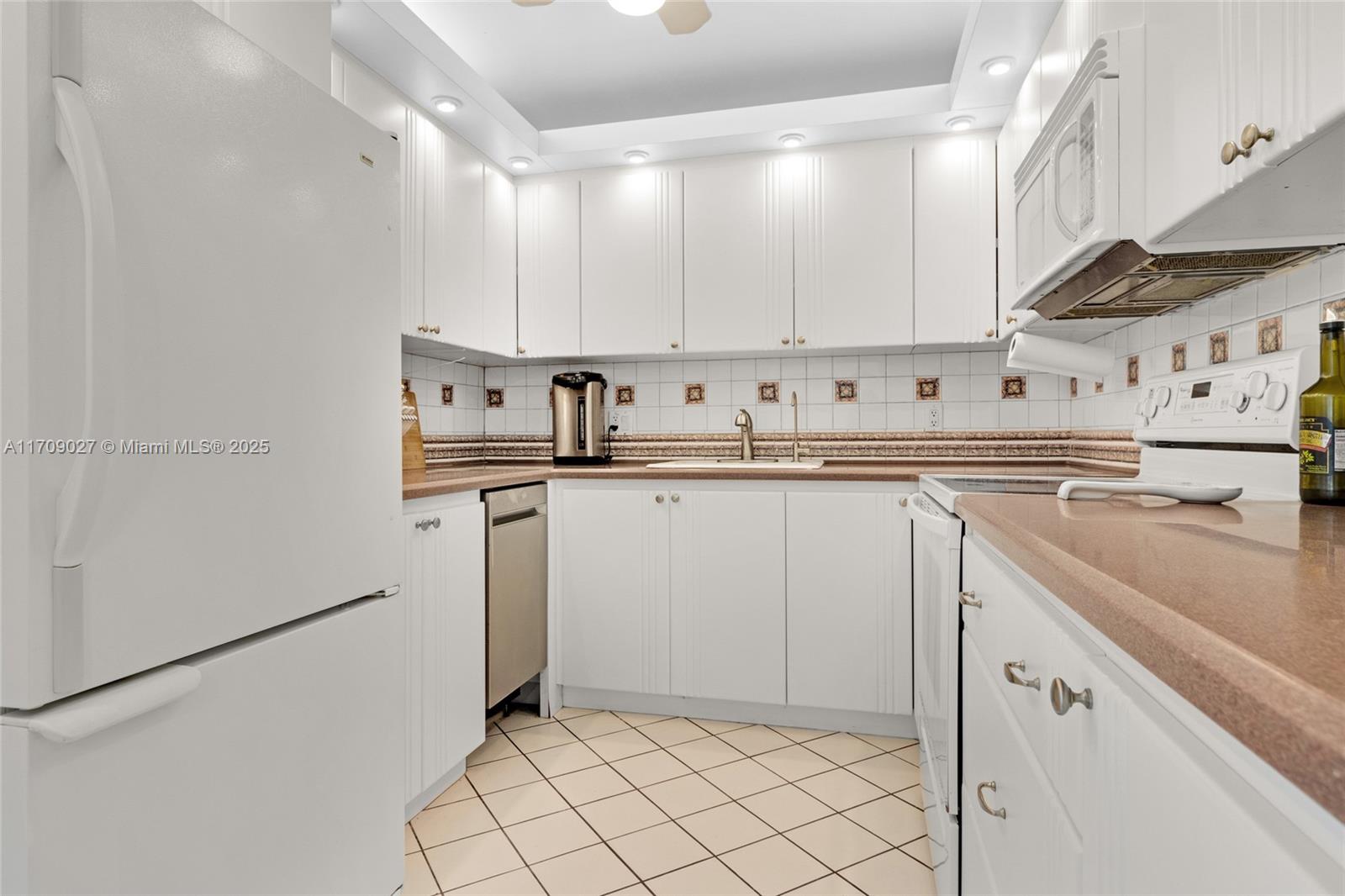 DORSET HOUSE CONDO - Residential
