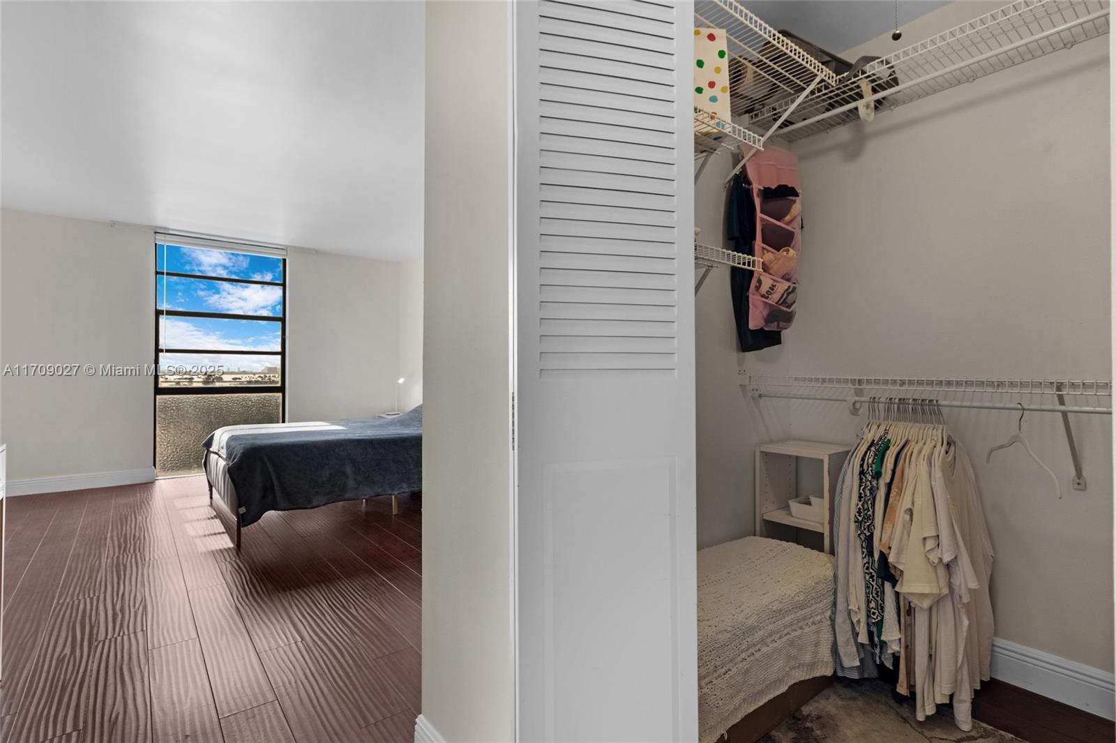 DORSET HOUSE CONDO - Residential