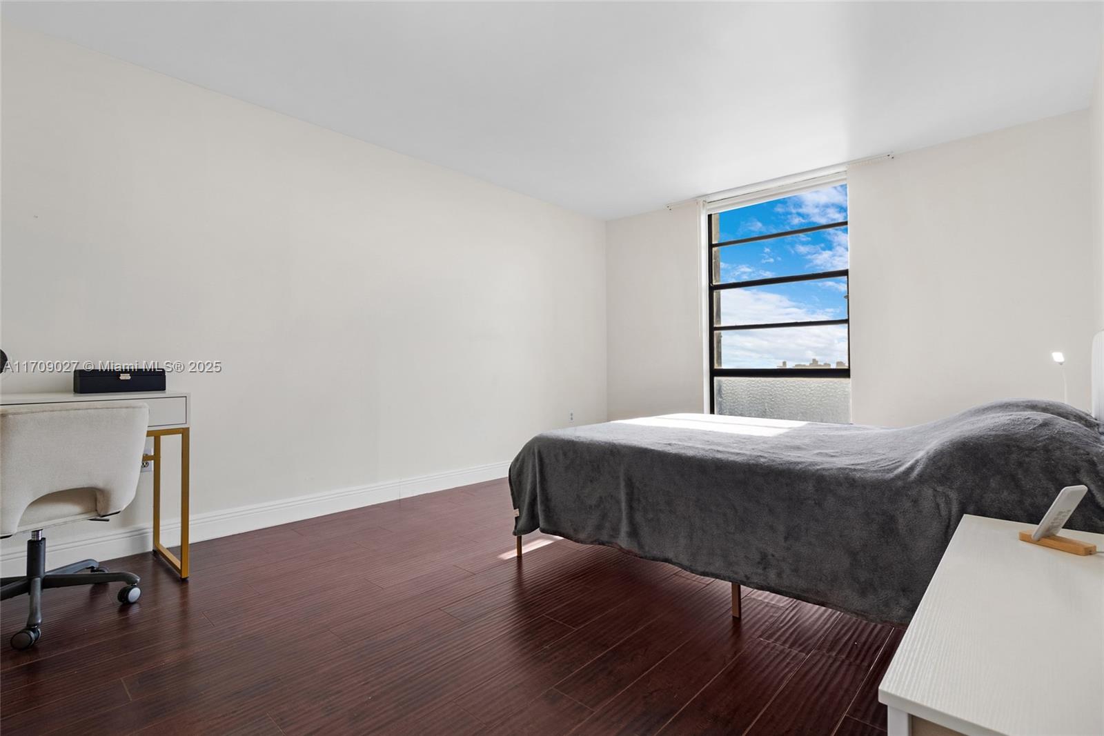 DORSET HOUSE CONDO - Residential