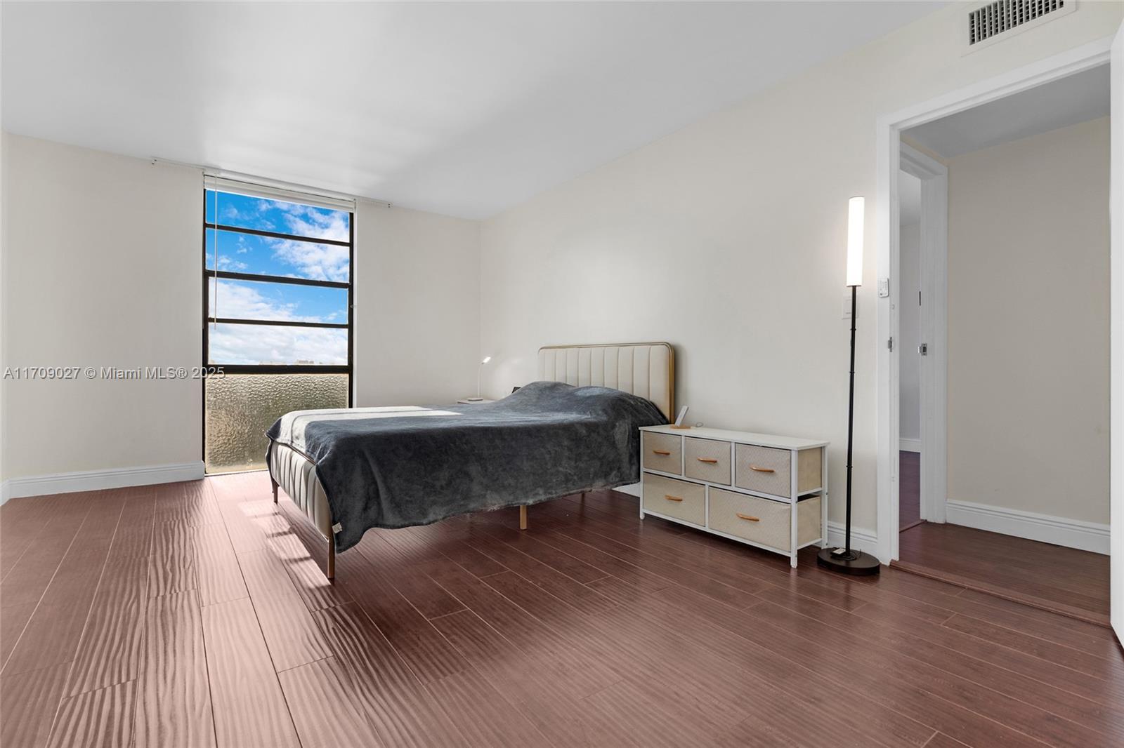DORSET HOUSE CONDO - Residential