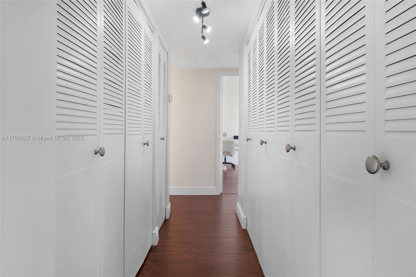 DORSET HOUSE CONDO - Residential