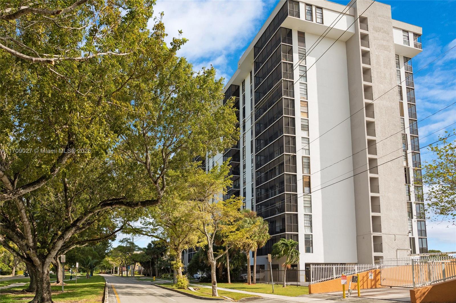 DORSET HOUSE CONDO - Residential