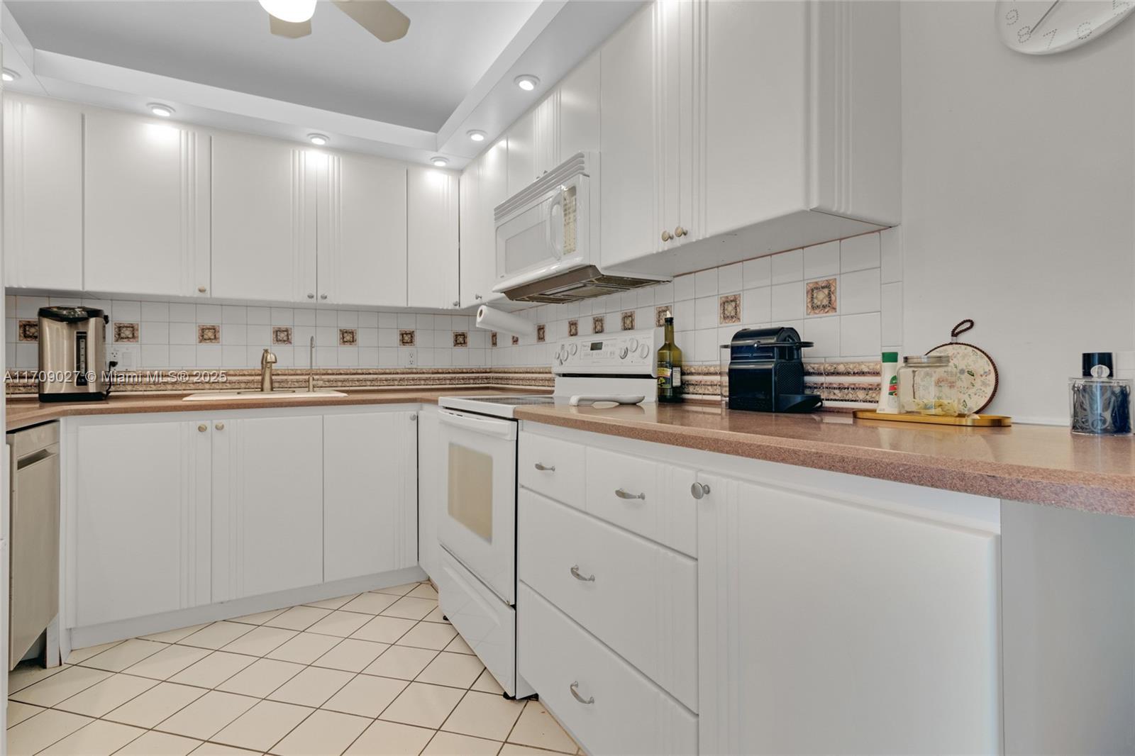 DORSET HOUSE CONDO - Residential