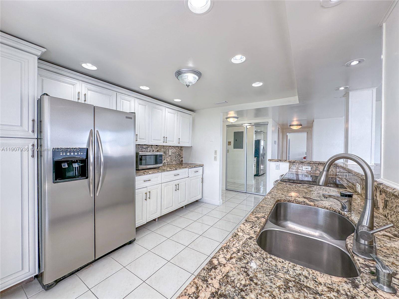 OCEANVIEW PARK CONDO - Residential Lease