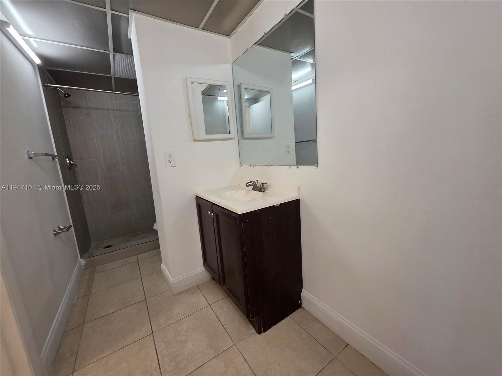 BROOKFIELD SQUARE CONDO - Residential