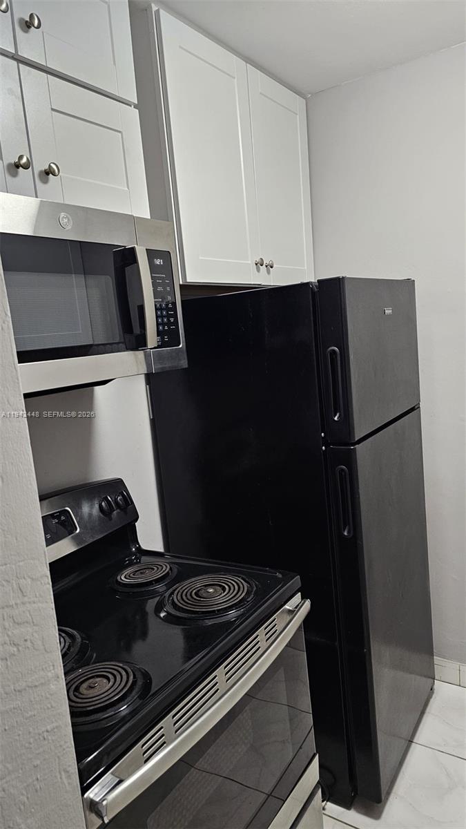 HOLLYWOOD SOUTH SIDE ADD - Residential Lease