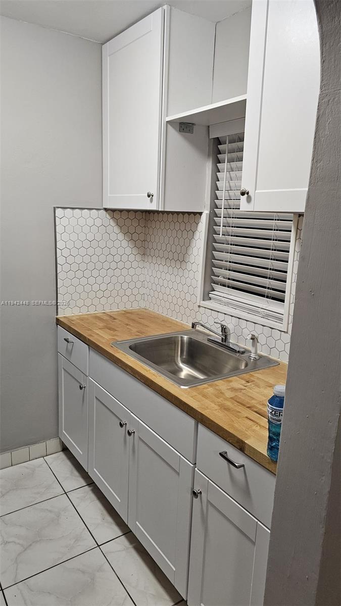 HOLLYWOOD SOUTH SIDE ADD - Residential Lease