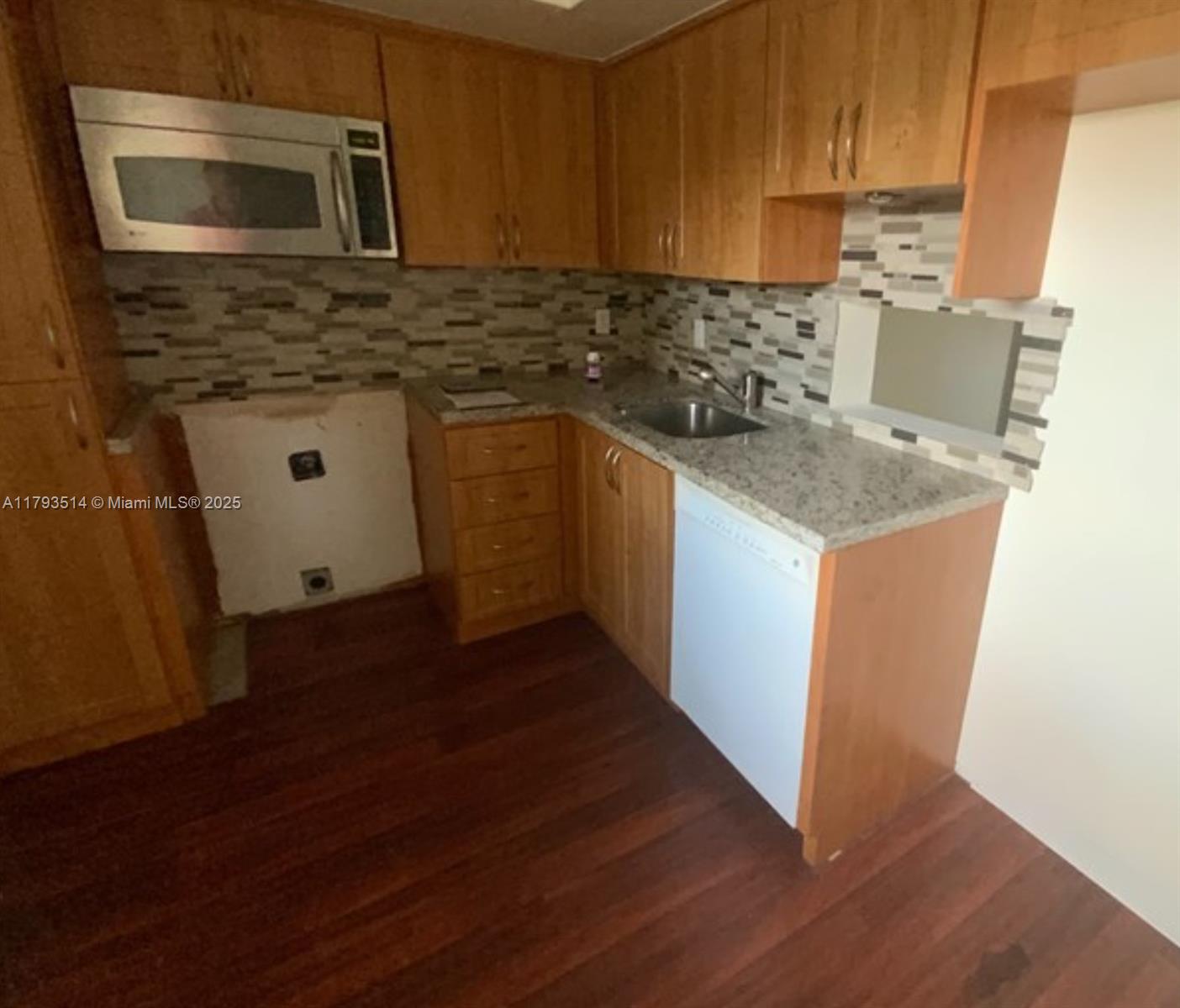 NO 3 PALM-AIRE AT CORAL K - Residential