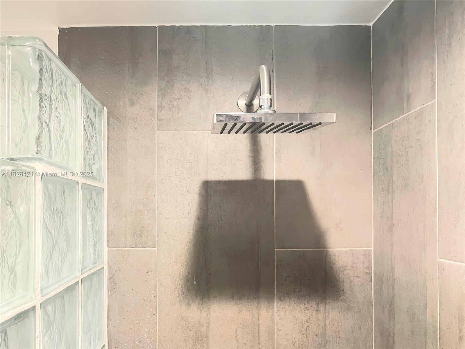 BAMBOO VILLAS CONDO - Residential Lease