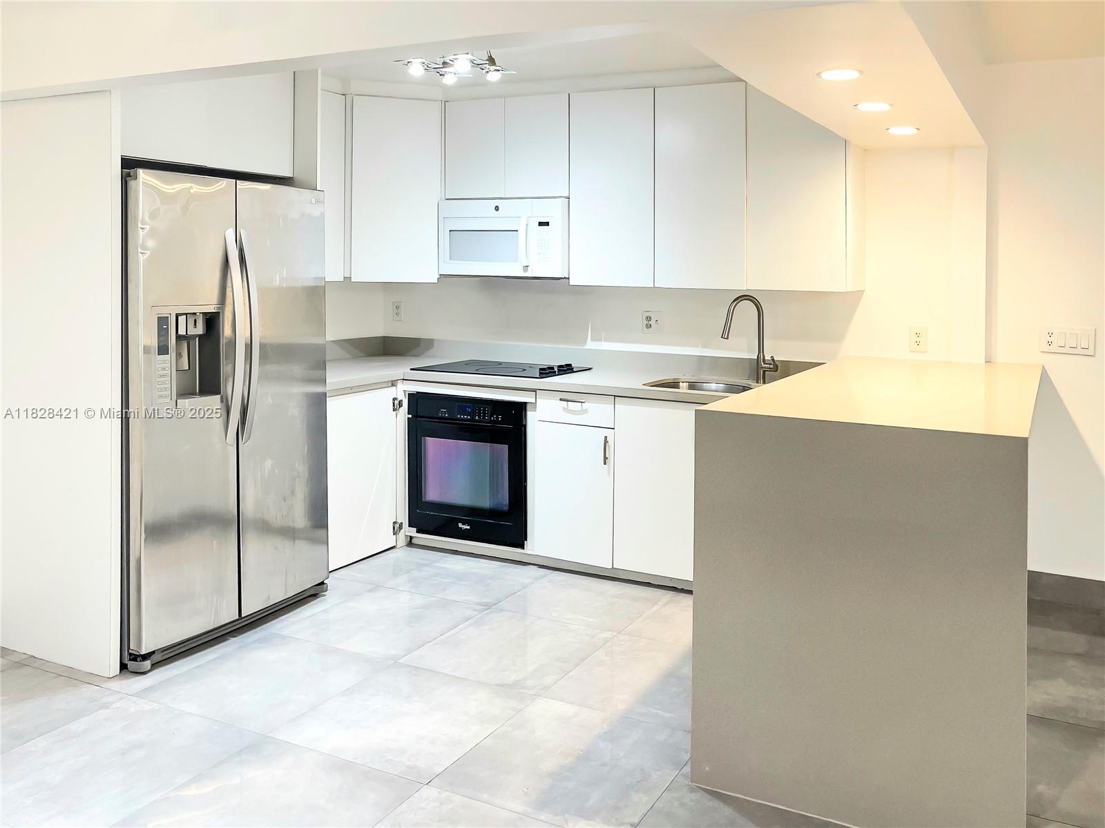 BAMBOO VILLAS CONDO - Residential Lease