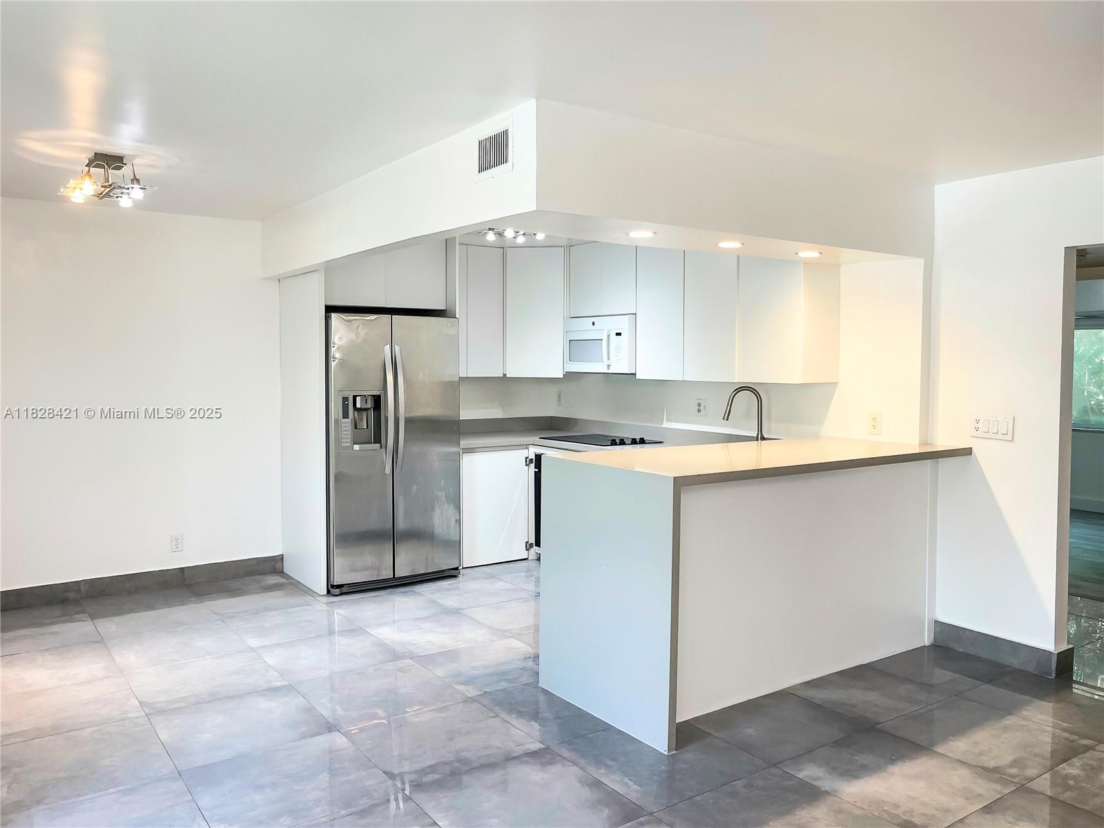 BAMBOO VILLAS CONDO - Residential Lease